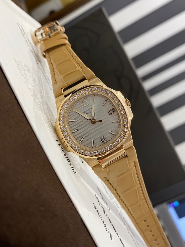 Швейцарские часы Patek Philippe Nautilus 7010R-011 #1