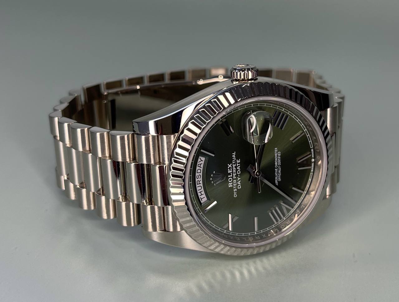 Швейцарские часы Rolex Rolex Day-Date  40MM WHITE GOLD 228239 #4